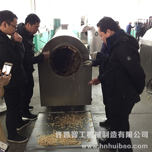 4米流水線炒鍋巴.jpg 4米流水線炒鍋巴.jpg
