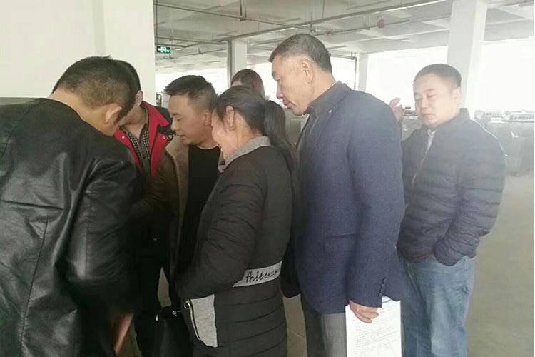 江西高安客戶來廠考察自動(dòng)炒貨機(jī).jpg
